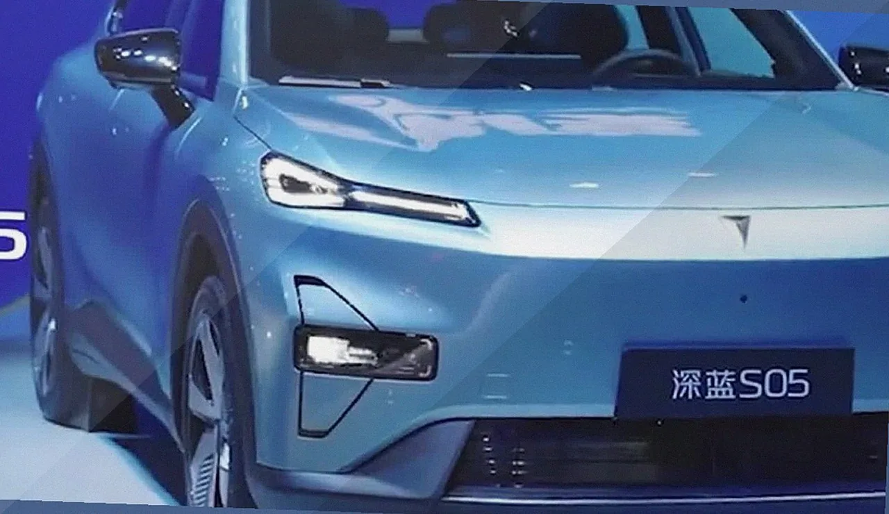 Deepal S05 exterior view 2