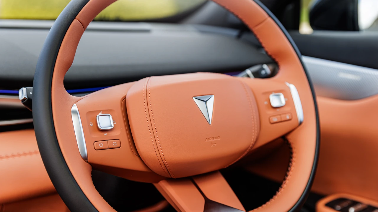 Deepal S05 cockpit detail 2