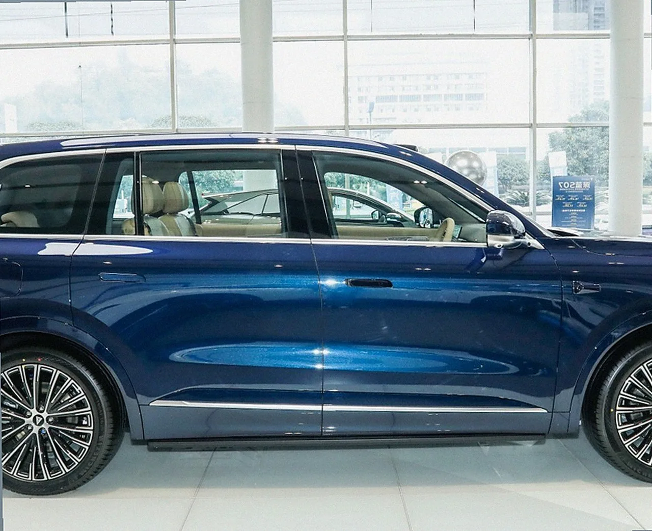 Deepal S09 exterior view 5