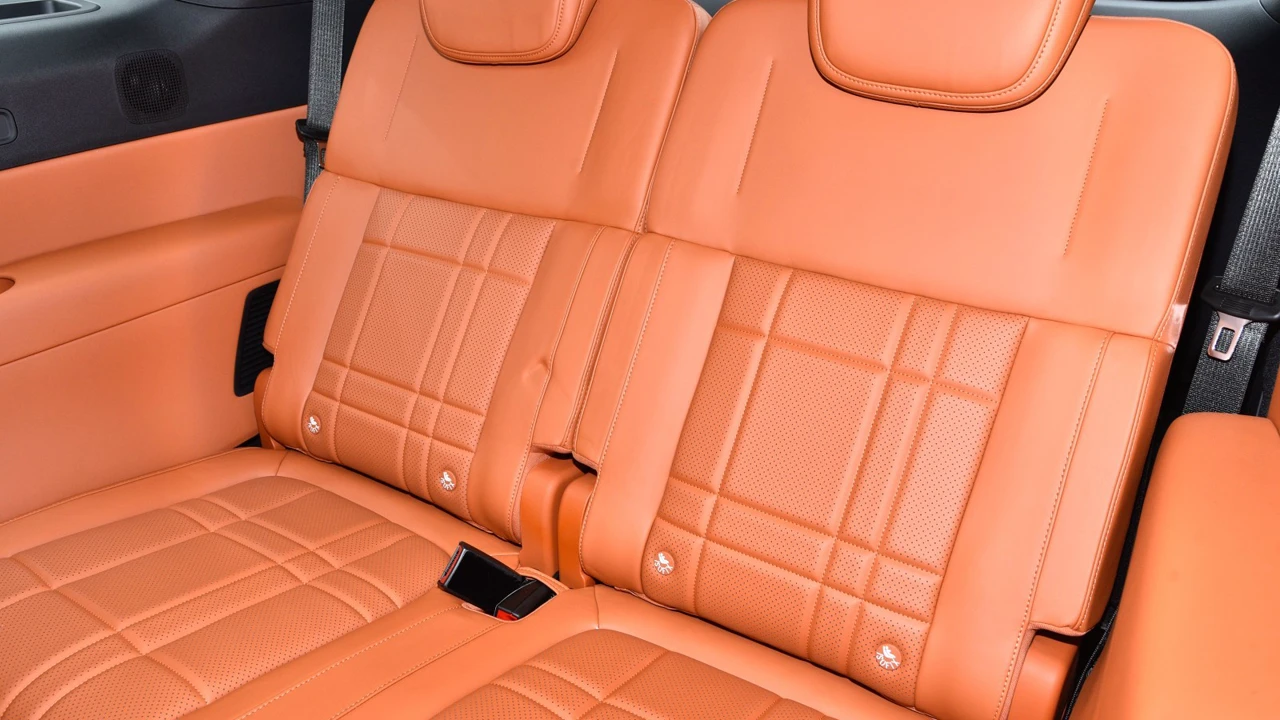 Deepal S09 cabin space 2