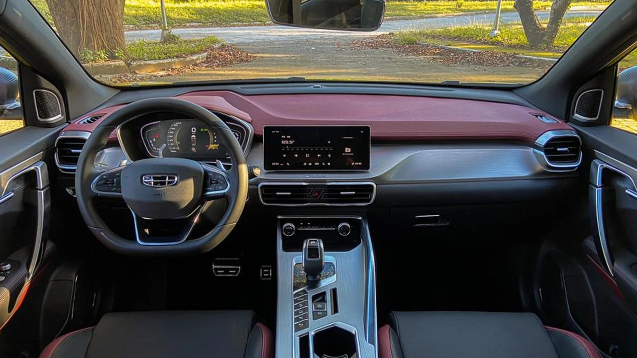 Geely Coolray cockpit detail 1