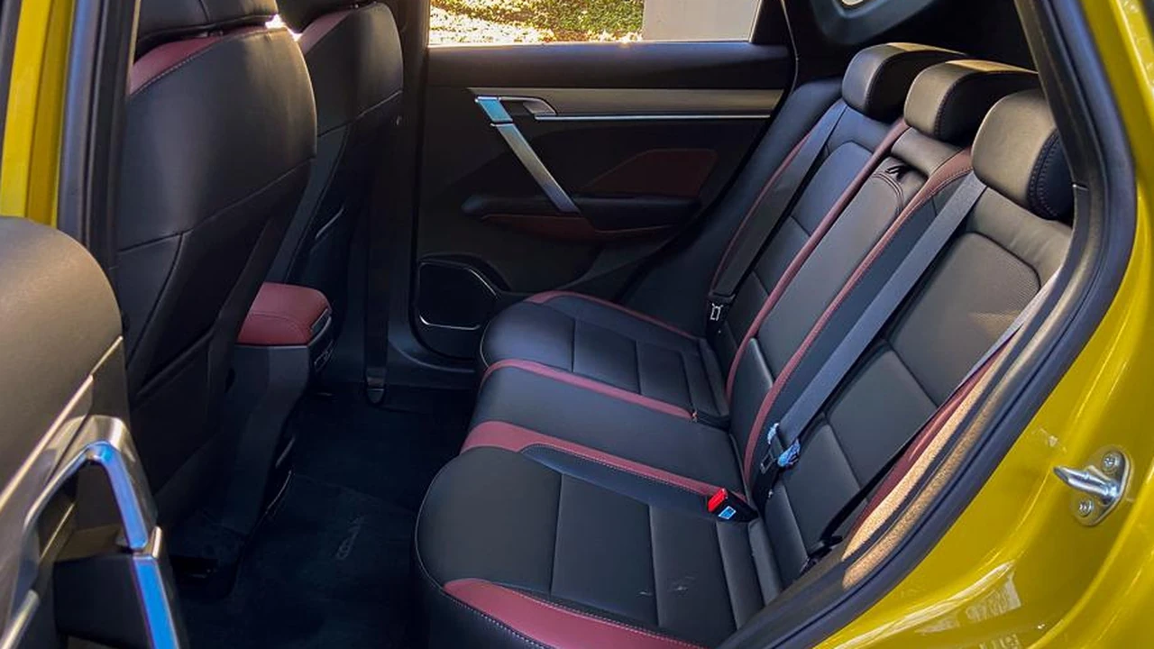 Geely Coolray cabin space 2