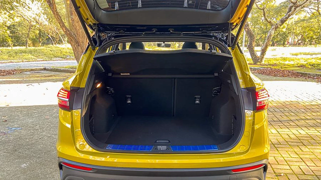 Geely Coolray cabin space 3