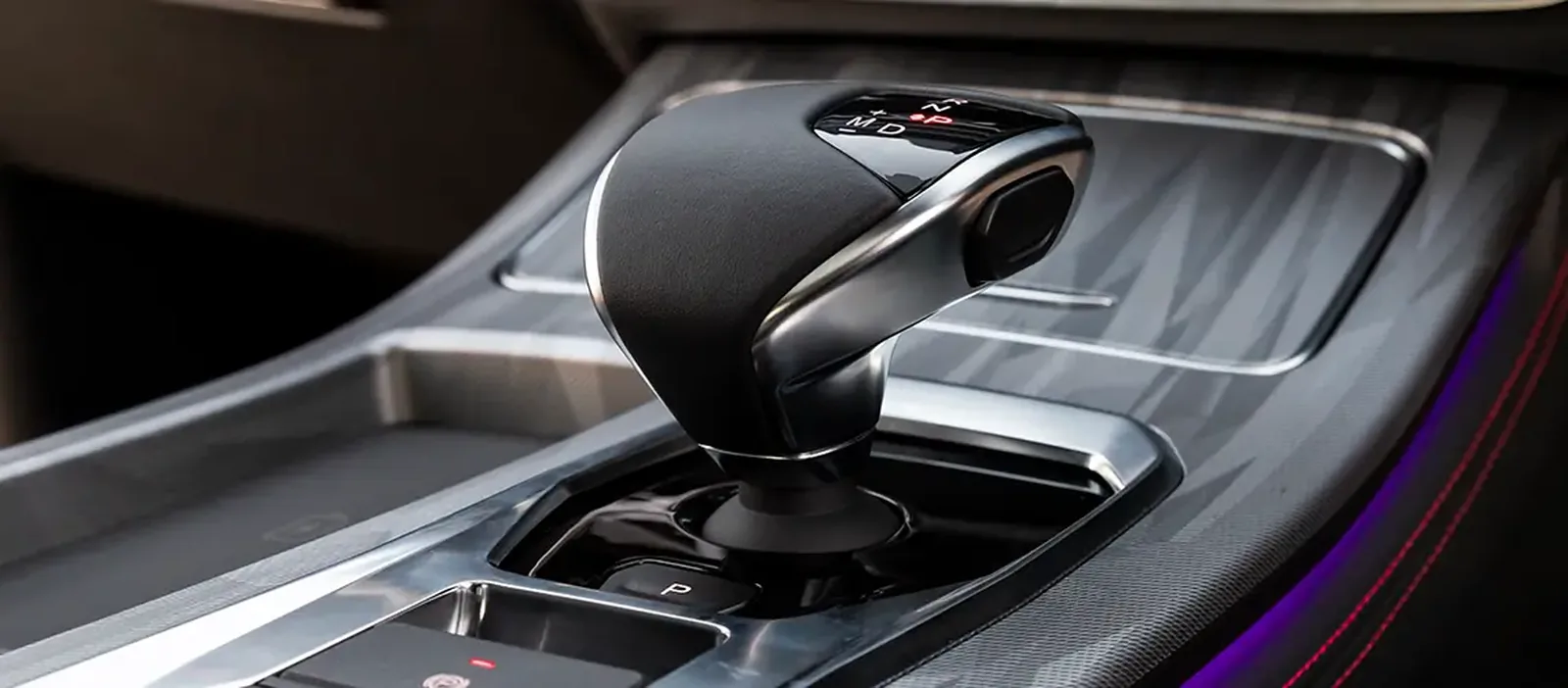 Jetour Dashing center console and shifter