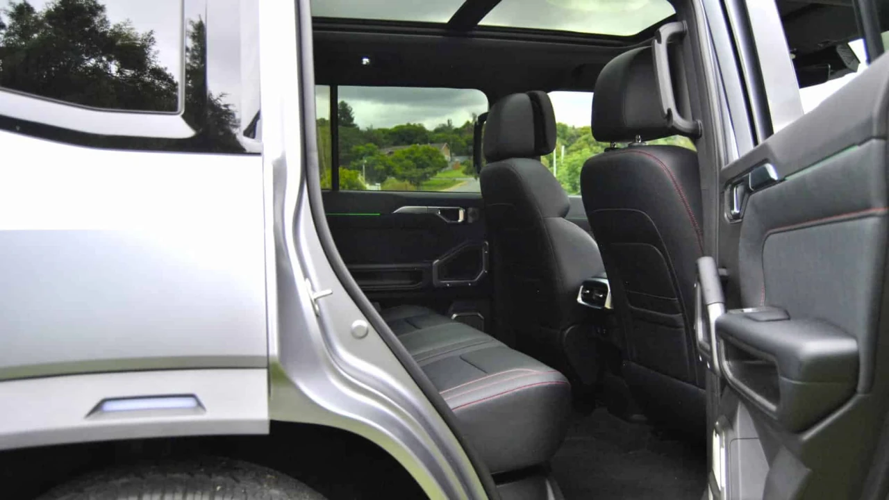 Jetour T2 cabin space 2